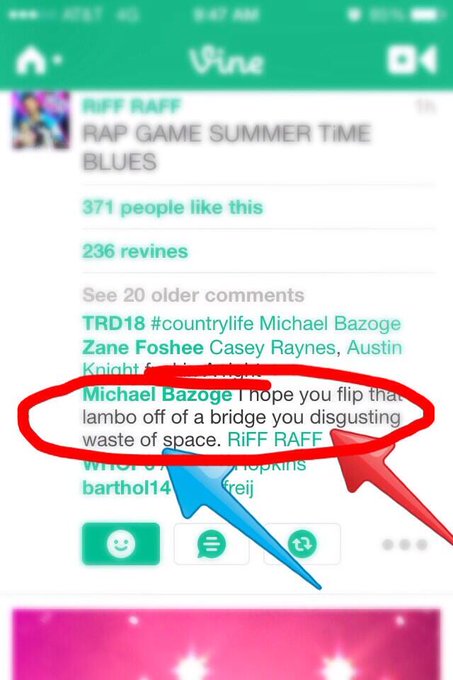 It's #Christmas and ppl are still #bitter for no reason. Scrolling down #vine and this pops out @JODYHiGHROLLER<a href="/tag/christmas"class="tags">#Christmas</a><a href="/tag/bitter"class="tags">#bitter</a><a href="/tag/vine"class="tags"><span>#vine</span></a>