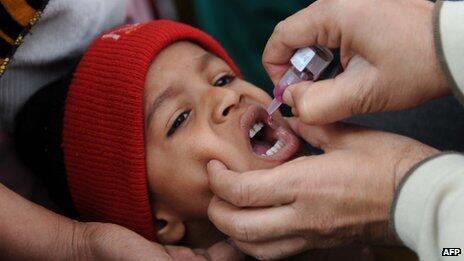 BBCWorld's tweet photo. Is #polio a global threat once again? Our 60-second explainer http://t.co/pN5PGymCg9 http://t.co/MJEvoqeEcO