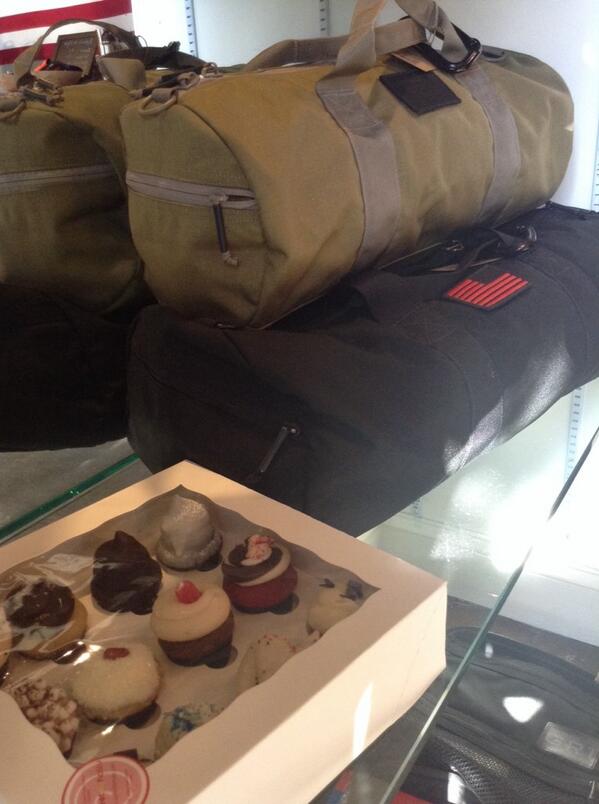 GORUCKPX's tweet photo. Cupcakes to PX=GRT love. Even if it means hitting the gym. Look cool while you sweat w/ your own GR gym bag. http://t.co/OlHJnnxpDy