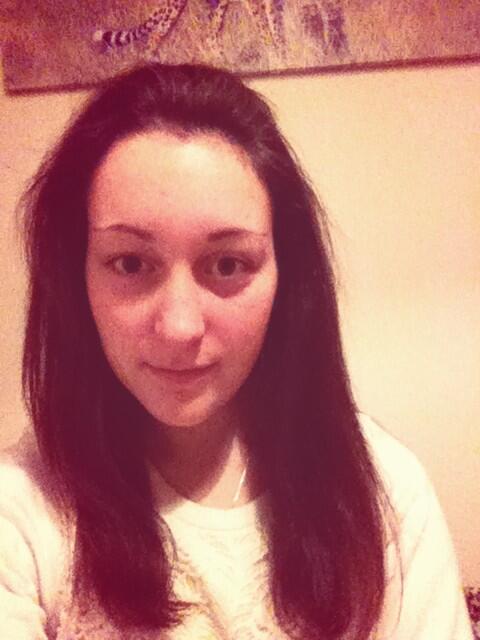 WeakSleep's tweet photo. Considering I just woke up after a 3hour sleep, I don't think my hairs too bad ☺🙊 http://t.co/78PPjC0Ps2