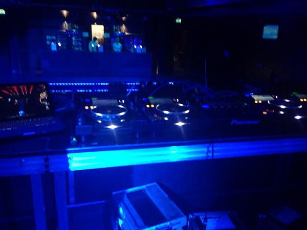 djmanymoreNL's tweet photo. We zijn er klaar voor http://t.co/ItuF95Ab9h