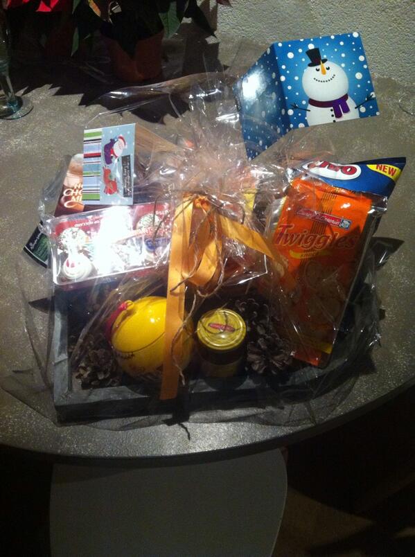 boknapen's tweet photo. Bedankt voor het mooie kerstpakket!! @tennisstijn #verwend http://t.co/h7f1zRVdxV