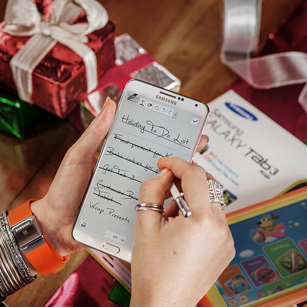 SamsungMobileUS's tweet image. This year, the Best Gift Giver Award goes to you. #GalaxyNote3