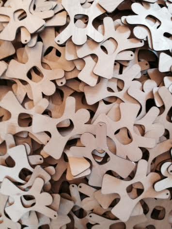 CJRDesignStudio's tweet image. More Happy Human Ornaments!  100% of the proceeds benefit Hood River County Elementary Schools and FISH Food Bank!