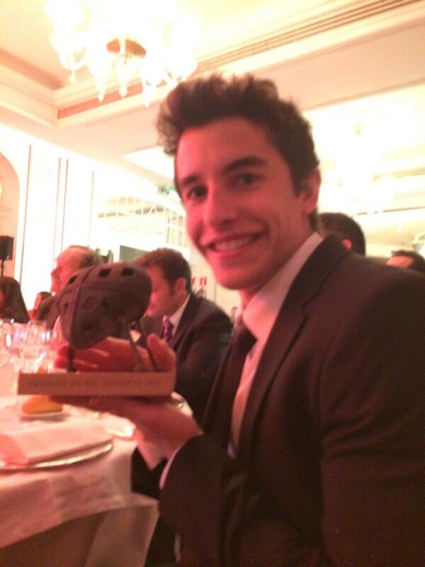 box_repsol's tweet photo. Así es el trofeo de @marcmarquez93 al Mejor Deportista del Año de @diarioas #galapremiosas http://t.co/y2msYkRNiw