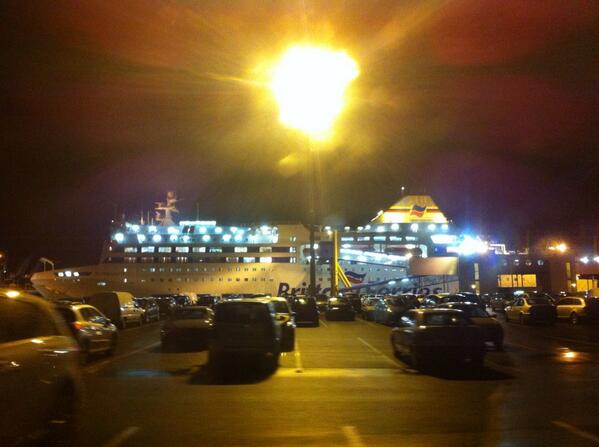 ThRtrnJrny's tweet photo. Ferry time http://t.co/GOA58aHDr5