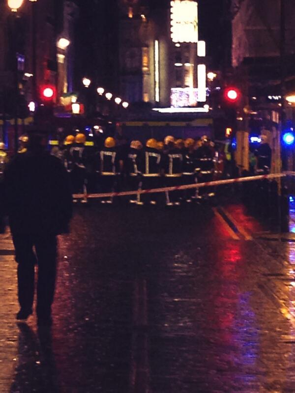 feefee73's tweet image. Scene at the #ApolloTheatre