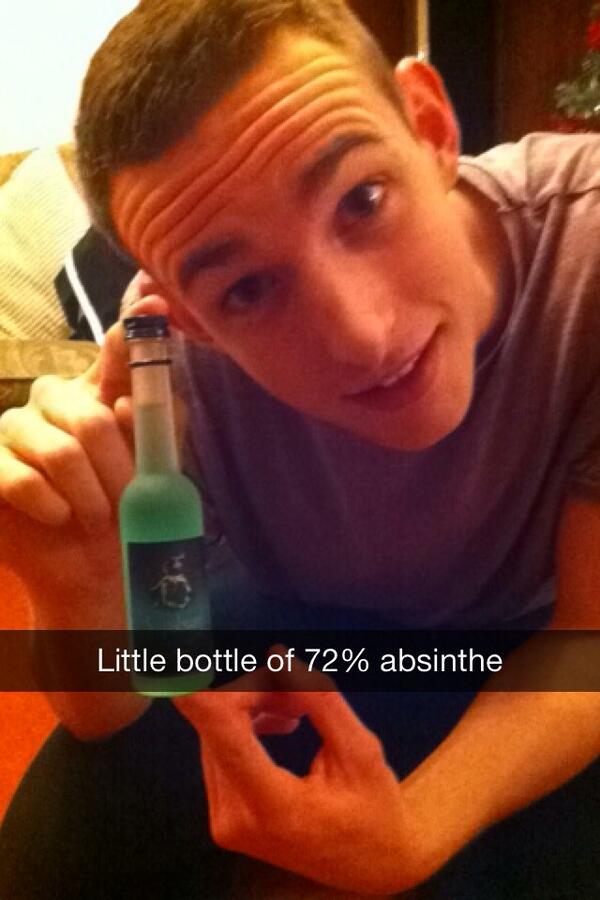 Whileymuffin's tweet photo. @SCThomas11 merry Christmas man giving me a bottle of absinthe for Christmas gona have to top that http://t.co/mP5l3LJ6R3