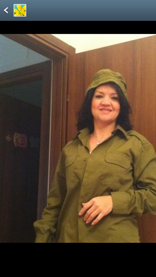 Ana_Kitty_Ko's tweet photo. כמה המדים שלי גדולים עליי? ככה הם גדולים עליי... #געגועיםהביתה #21שמח http://t.co/sqGZDj3JQq