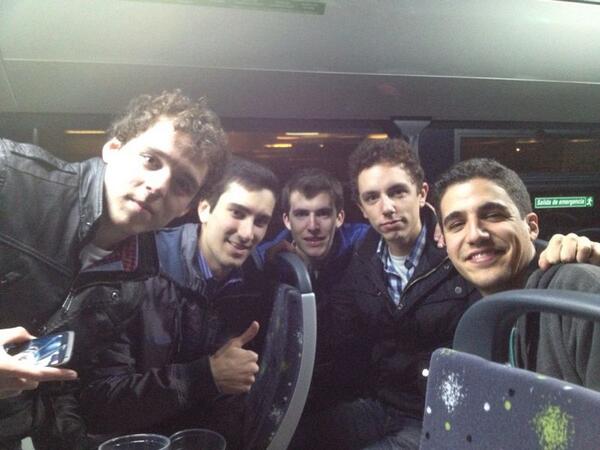 PepoMartinez19's tweet photo. Comienza la celebracion @AlexBlanco14 @koiki92 @ios_92 #ivan #21 http://t.co/jvAMXdNUaN