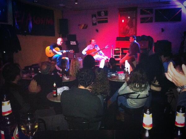 pubelasesino's tweet photo. Disfrutando de la Zam Session de flamenco.Aún estáis a tiempo de disfrutar de esta fiesta flamenca.Plaza del Cedro 1 http://t.co/Gi4QMBcHnB