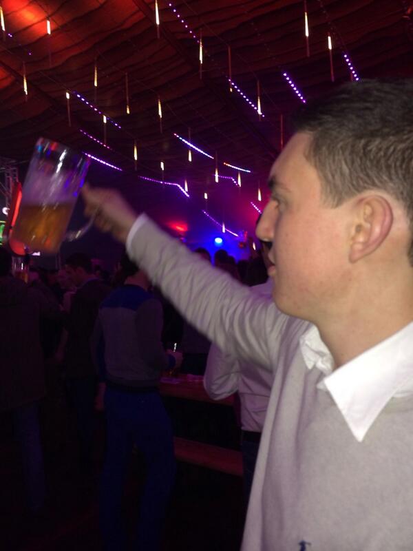 LeeSharpe1's tweet photo. @aarronwhittaker http://t.co/I7YDsu0K7H