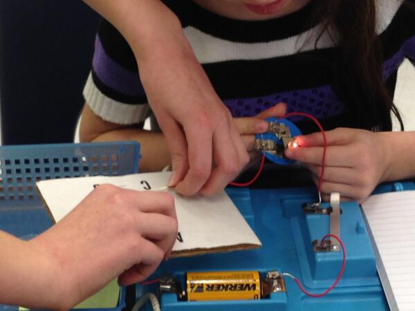 Davis_ElSch's tweet photo. Mrs. Badulak's class investigates electricity using circuit boards. http://t.co/5eg5YkI898