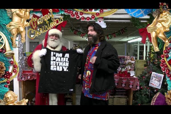 "<a href="/Punkarmy434/">DS Ren</a> <a href="/HeymanHustle/">Paul Heyman</a> Santa Clause is a Paul Heyman Guy! " ... BEST. PHOTO. EVER! <a href="/WWE/">WWE</a> @RealMickFoley