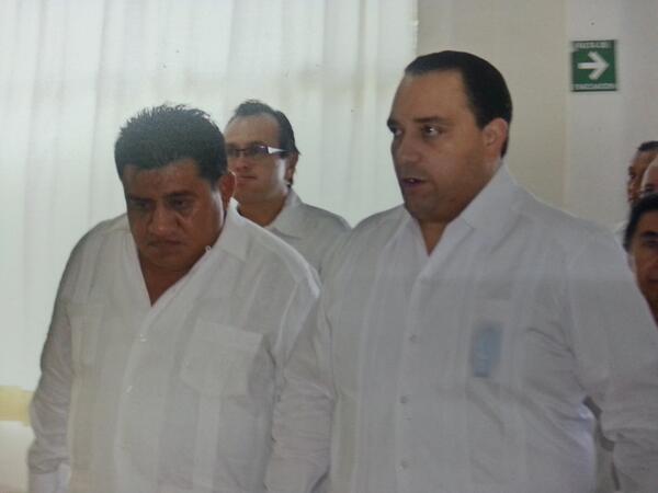 CDI_QRoo's tweet photo. Victor Sanchez, Delegado en QRoo, acompañando al C. Gobernador @betoborge en Convivio Navideño con Dignatarios Mayas http://t.co/1xPoAJ9lG5
