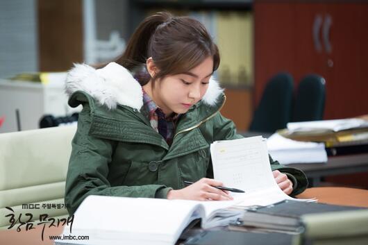 AfterSchoolTH's tweet photo. [PIC] U-ie : behind the scenes 'Golden Rainbow'  (credit: http://t.co/T9b3lYTsxJ) http://t.co/ueqi5kx3ky