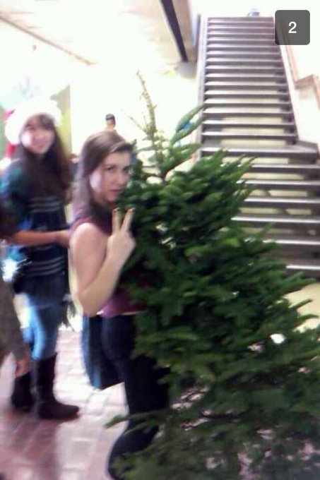 Me + the tree http://t.co/cq4z79Bv7M