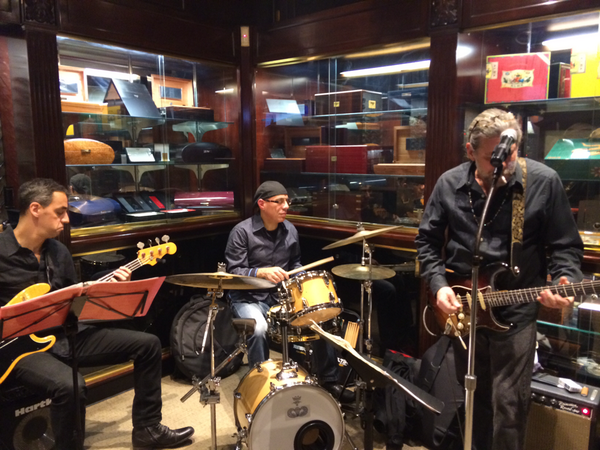 DeLaConcha's tweet photo. The holiday party at De La Concha with our house band smoking oasis. http://t.co/c35WIRH15E