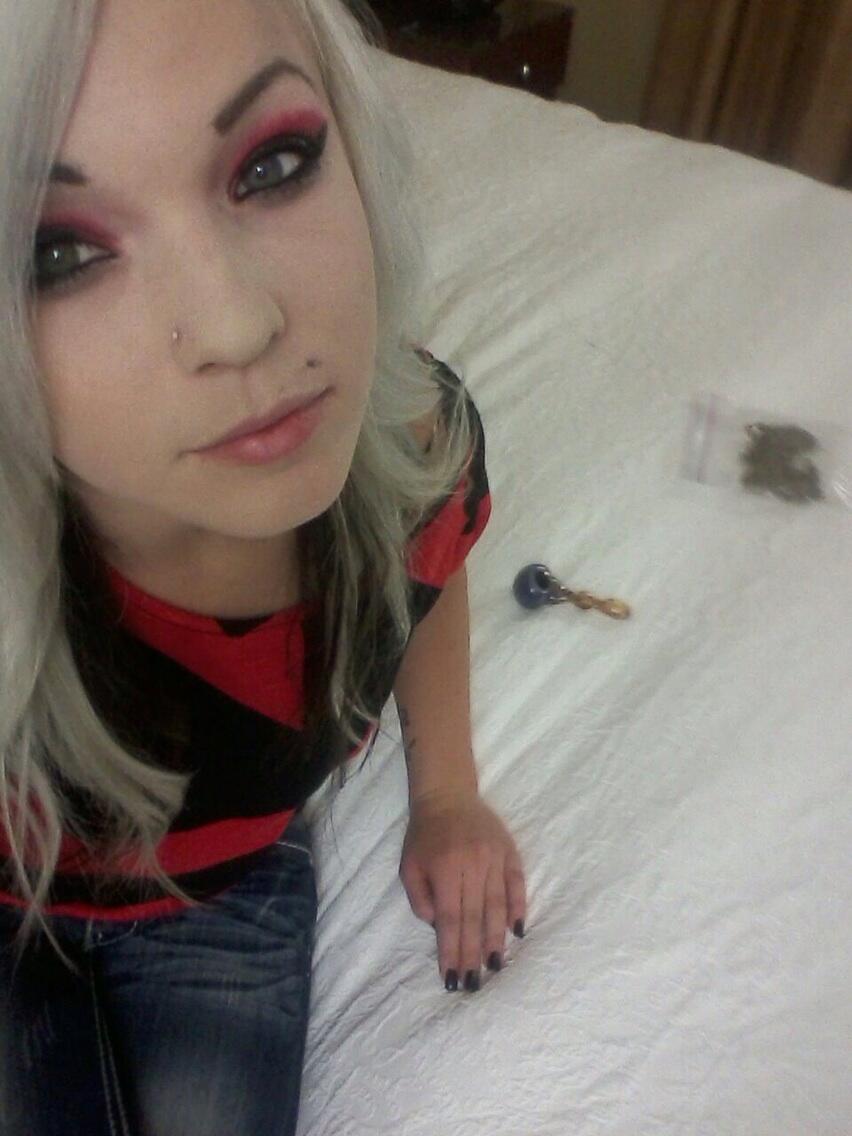 Smoke time #brat #smoking http://t.co/JcxDZSrafN
