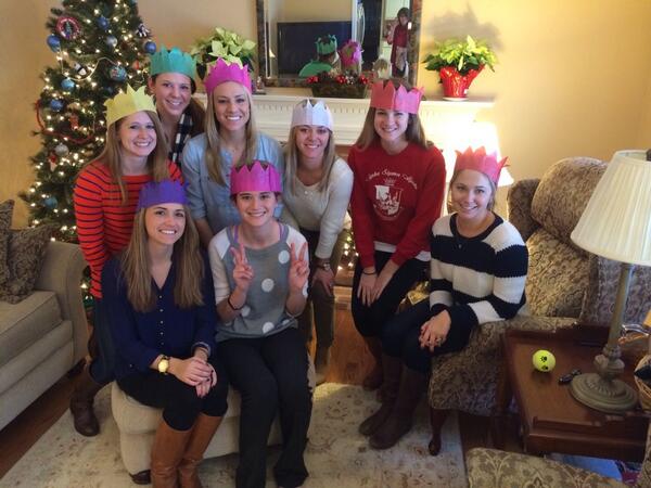 AnnieStrong5K's tweet photo. Cookie exchange with Annie! Happy Holidays from Annie and her friends. Smiles all around! #AnnieLeslieStrong http://t.co/hpLFDprM9p