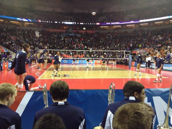 BlueBandSousa's tweet photo. Courtside and ready to go!!  #LetsGoState!!!! http://t.co/juxyzoNOaZ
