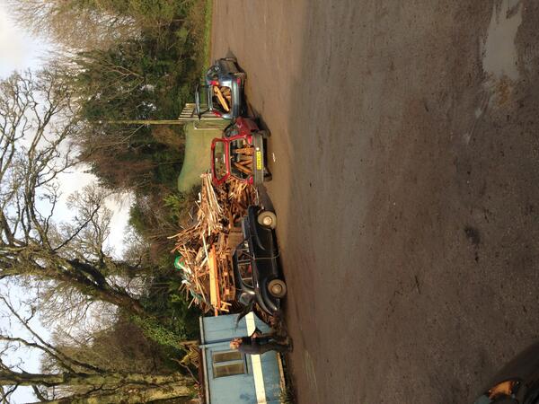 Were like little christmas elves here, supplying people with FREE fire wood! <a href="/NickFerrisSkips/">Nick Ferris Skips</a> to collect yours!