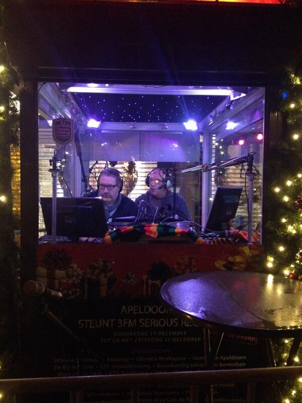 sjakkoow's tweet photo. Bij het glazen huisje in apeldoorn voor #sr13 http://t.co/QkWBUJybwh