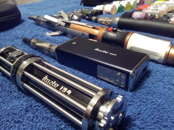 ChooChooVapes's tweet image. Serious equipment going on... #itaste134 #itasteMVP #SmoktechSID #KangerEVOD #DrWhoVapes