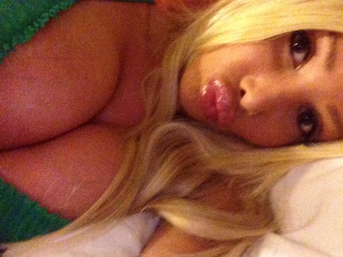 Night, nights 💋💋💤 http://t.co/JYjxobxI3z<a href="/tag/easter"class="tags"><span>#easter</span></a><a href="/tag/aprilbabiesrock"class="tags"><span>#aprilbabiesrock</span></a>