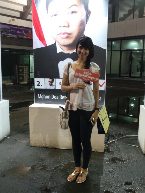 SIMPATI's tweet photo. Malaikat juga tau, @deavania20 yang jadi juaranya~ #simPATIstyle Fashion Police http://t.co/7figLJ6FWD