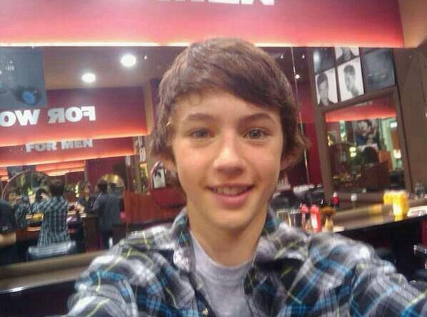 troyesivan's tweet image. slay