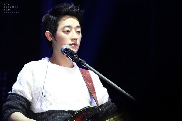 boybecomesman's tweet photo. 태어나줘서 정말 고마워 @kht9001 http://t.co/32TQRHgOYM http://t.co/ILUyOxRxqf