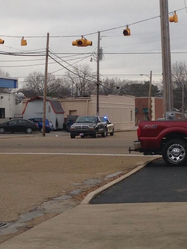 SWForrester's tweet image. Lotta action within 1 blk of square today. 🚙💨💨💨🚓 🚙💨💨💨🚓 🚙💨💨💨🚓 #tickets #3ofthem #nospeeding