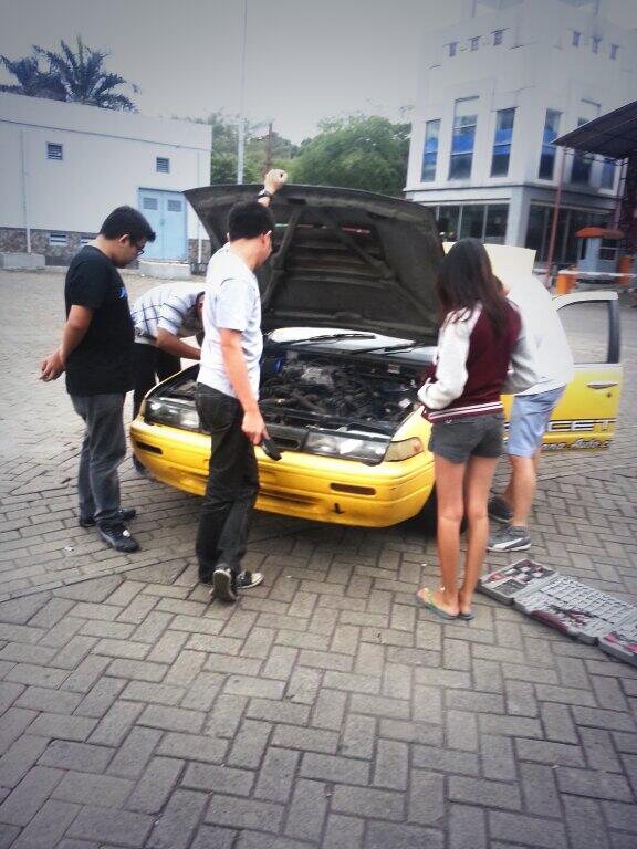 Pastikan mobil anda dalam kondisi prima sebelum mengendarainya. Jangan sampai mogok dijalan.. #drivesafe