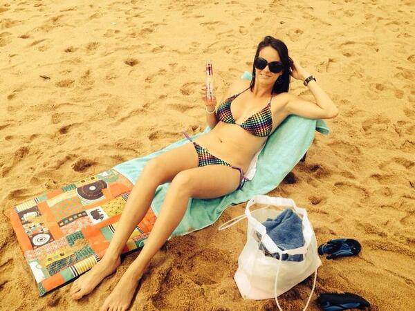 ok469's tweet image. She loves the beach.. But I think we are going to spend some time indoors now... #Sexyfriday #fornicating