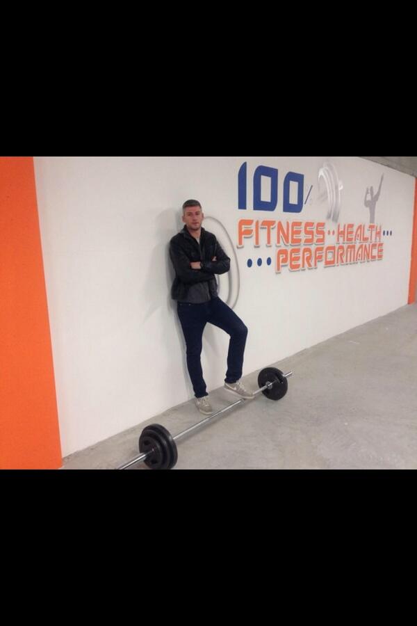ciarankelly4's tweet photo. 100% Fitness Health Performance are based in Claremorris. Decent set up and enthusiastic instructors #results http://t.co/KVeu9xGMTO