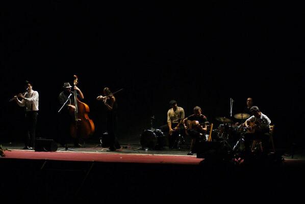 GRumberos's tweet photo. Gypsy y los Gatos Rumberos en el Teatro Principal de Requena. http://t.co/aeG0ROGdSj