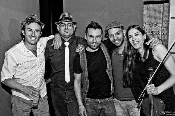 GRumberos's tweet photo. Gypsy y los Gatos Rumberos. http://t.co/e9cLeWngCC