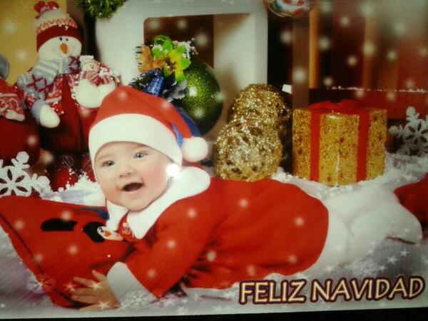 LorenaLiebana's tweet photo. Mira mi mama noel me la komoo xdioss http://t.co/CSuhBR4p1t