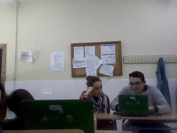 eliseaa13's tweet photo. @DiegoRomeroLop8 y @CarisaQueen jugando al juego mas dificil del mundo!! http://t.co/y3ZCwBJThs