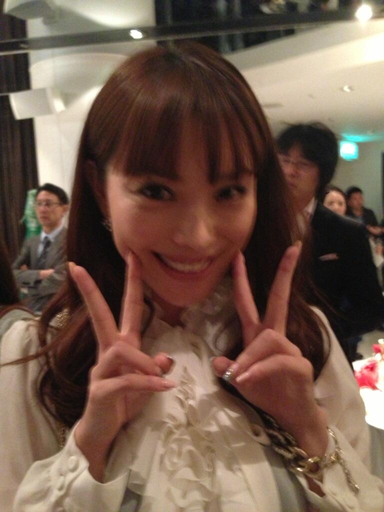 O Xrhsths 福田葉子 Sto Twitter 蛯原友里 駆けつけましたー 前髪 だいぶ伸びてきましたー Http T Co Nicykawwvx