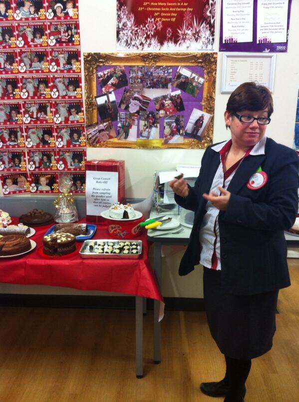 consett4358's tweet photo. Xmas cake competition judging going well. Some great entries and comments. http://t.co/IylS99LhDW