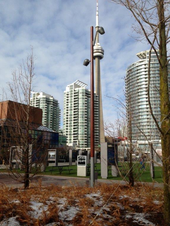 SalexLUC's tweet photo. Another nice shot sent to us of the @SeluxCorp and @structura at @queensquaylife 
@IdeaWorkshop http://t.co/PnXzVQZjfF