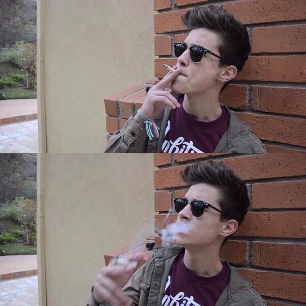 RaiinFall's tweet image. "Don't smoke, it's bad for your lungs."