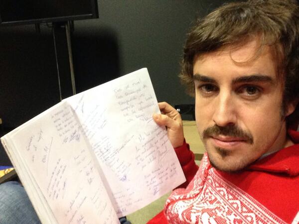 AsierKrK's tweet photo. RT @alo_oficial: Leyendo los mensajes q vais dejando en la @alo_collection ! Mil gracias!! http://t.co/7vUGoxURSt @albertuuch Nos leerá!!!