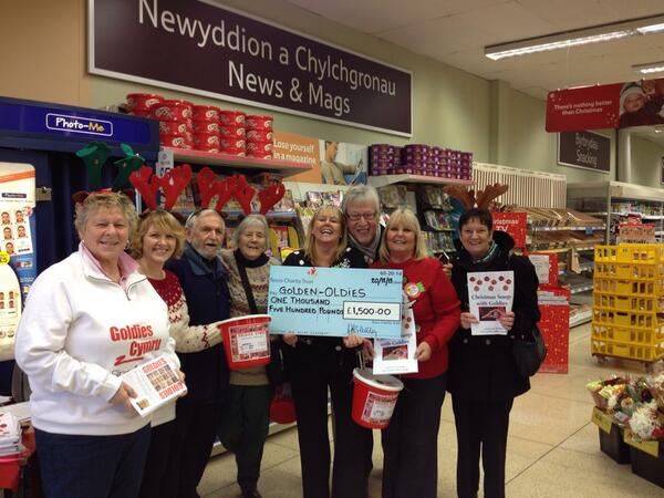 Presenting the Golden Oldies with their cheque for £1500. After they performed in Caerphilly Metro. <a href="/MetroGroup4/">MetroGroup4</a>