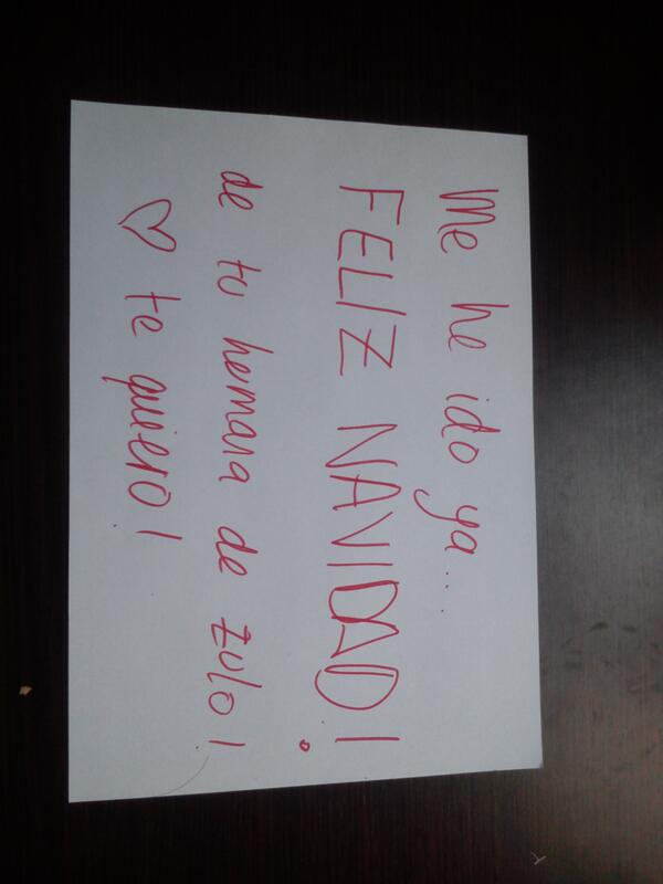 viioleta23's tweet photo. Prueba gráfica de lo que ha unido el zulo. Yo si que te quiero @PineroCris, feliz navidad!! http://t.co/ZVPQwAupIC