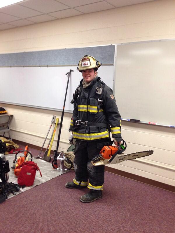 CFDTrainingDiv's tweet photo. Spoke to 40 High School College and Careers students today. They had great questions. Good interaction. http://t.co/dr2THIt9wW