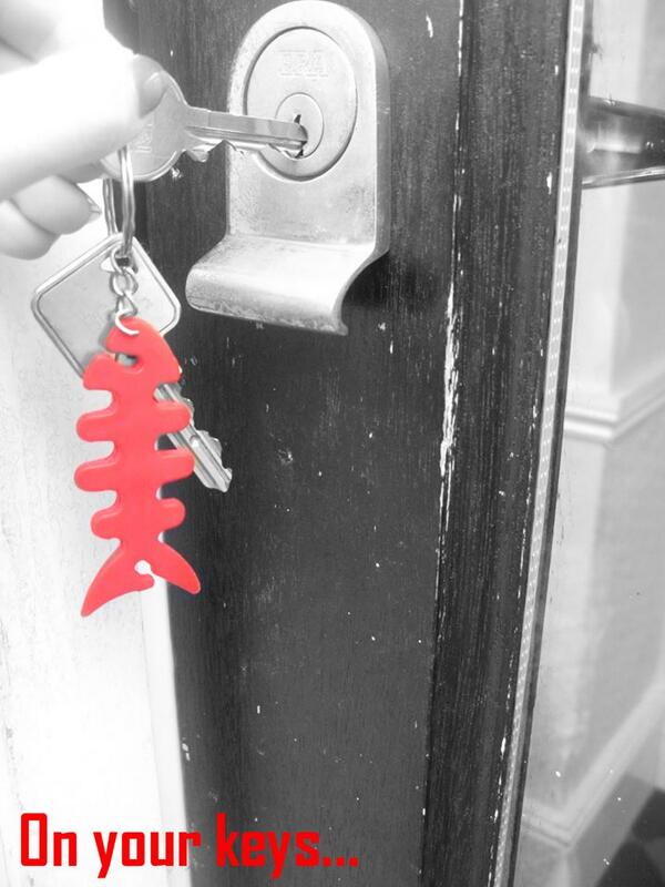 UntangledUK's tweet photo. The perfect little gift for that one pal who always forgets their keys.. or their earphones! http://t.co/NJPSBpOMU6