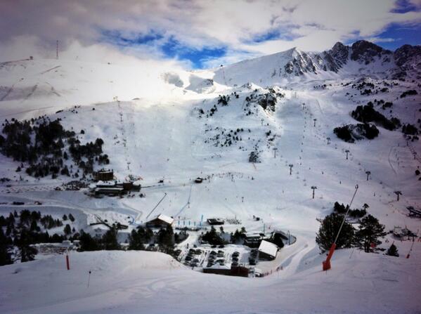 lautaroberruchi's tweet photo. Adiós , ojalá sea sólo hasta el próximo año 🏂❄️⛄️ http://t.co/Ai3v9rfdB8